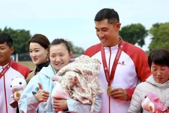 皇冠信用盘账号
_张冬助力山东队夺得十五届全运会男子500米四人皮艇冠军